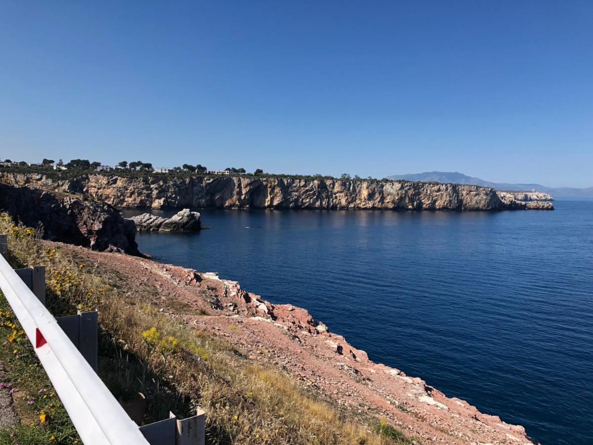 B&B Le Onde Praiola Terrasini Exteriör bild